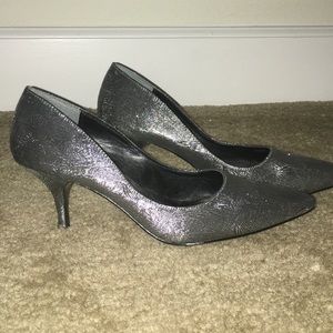 Silver Dress Barn heels size 7 (37)